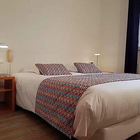 Des Bois Hotel 2*